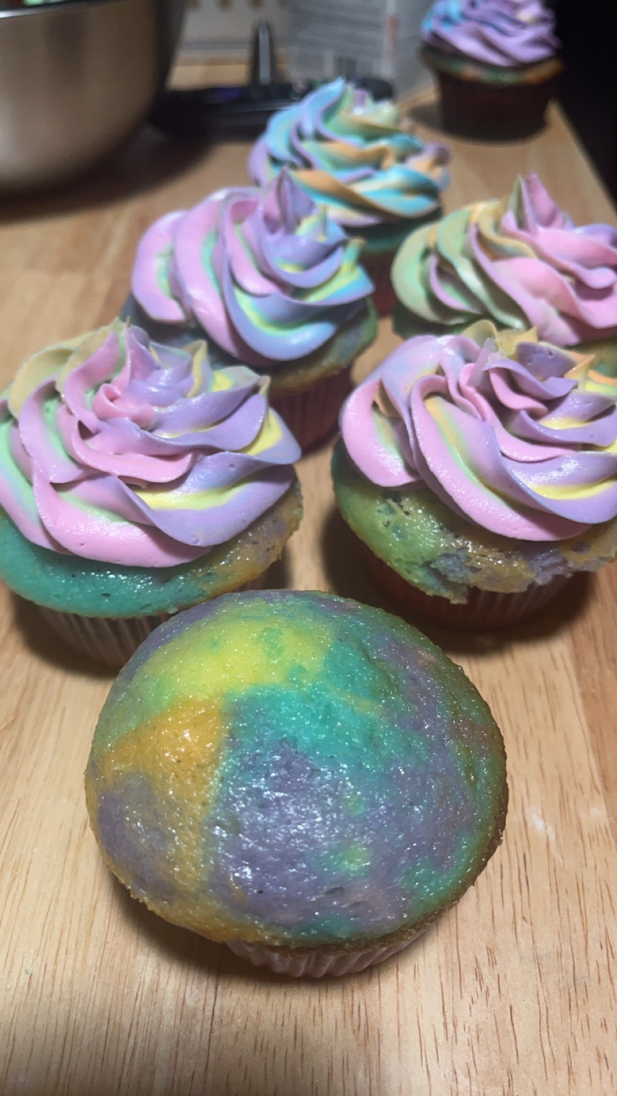 Unicorn Vanilla Rainbow Cupcake - 6 pack