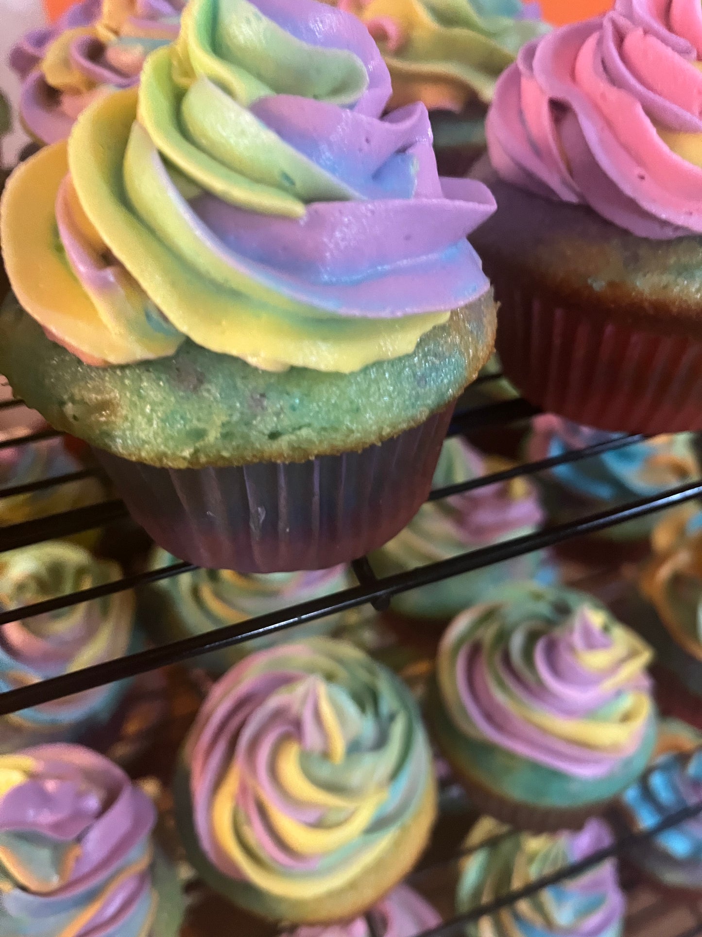 Unicorn Vanilla Rainbow Cupcake - 6 pack